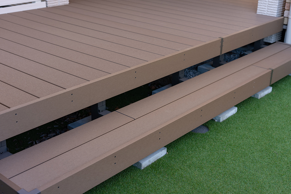 防草シート＋人工芝の施工例