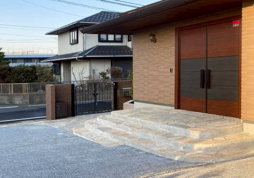 玄関アプローチ